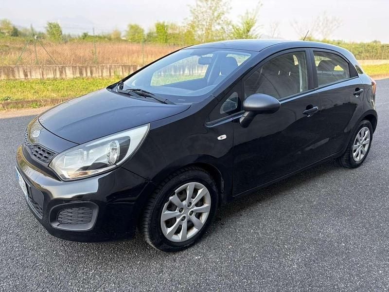 Usata Kia Rio 86 CV (63 kW) 2011 Nero Berlina