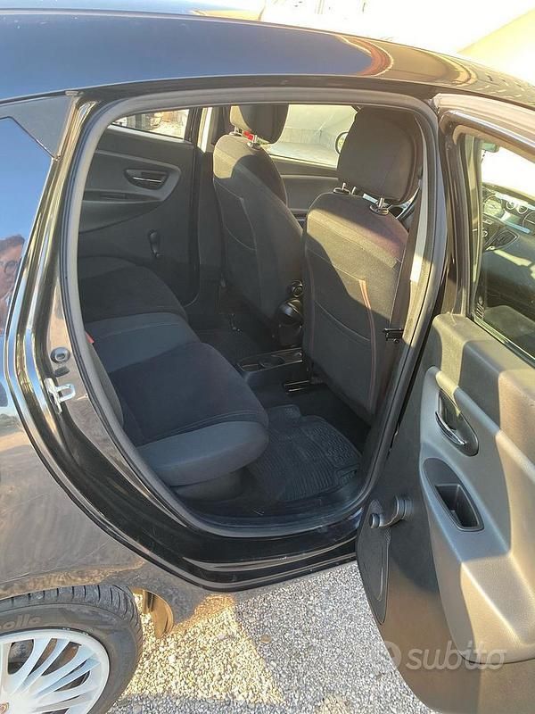 Usata Lancia Ypsilon 69 CV (50 kW) 2011 Nero Utilitaria