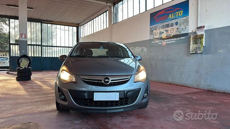 Usata Opel Corsa Edition 86 CV (63 kW) 2014 Grigio Utilitaria