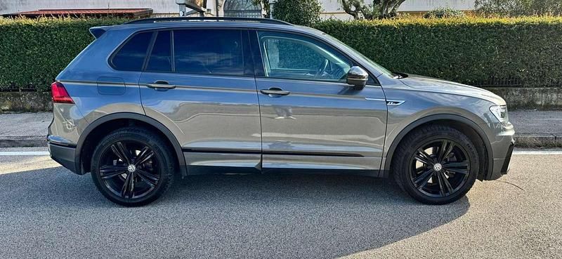 Usata VW Tiguan Advance 190 CV (139 kW) 2020 Grigio SUV