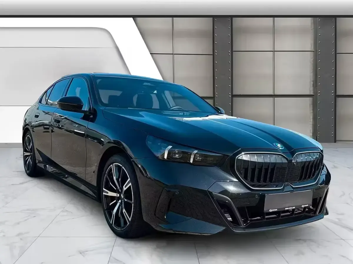 Usata BMW 530e M Sport 299 CV (219 kW) 2025 Nero Berlina