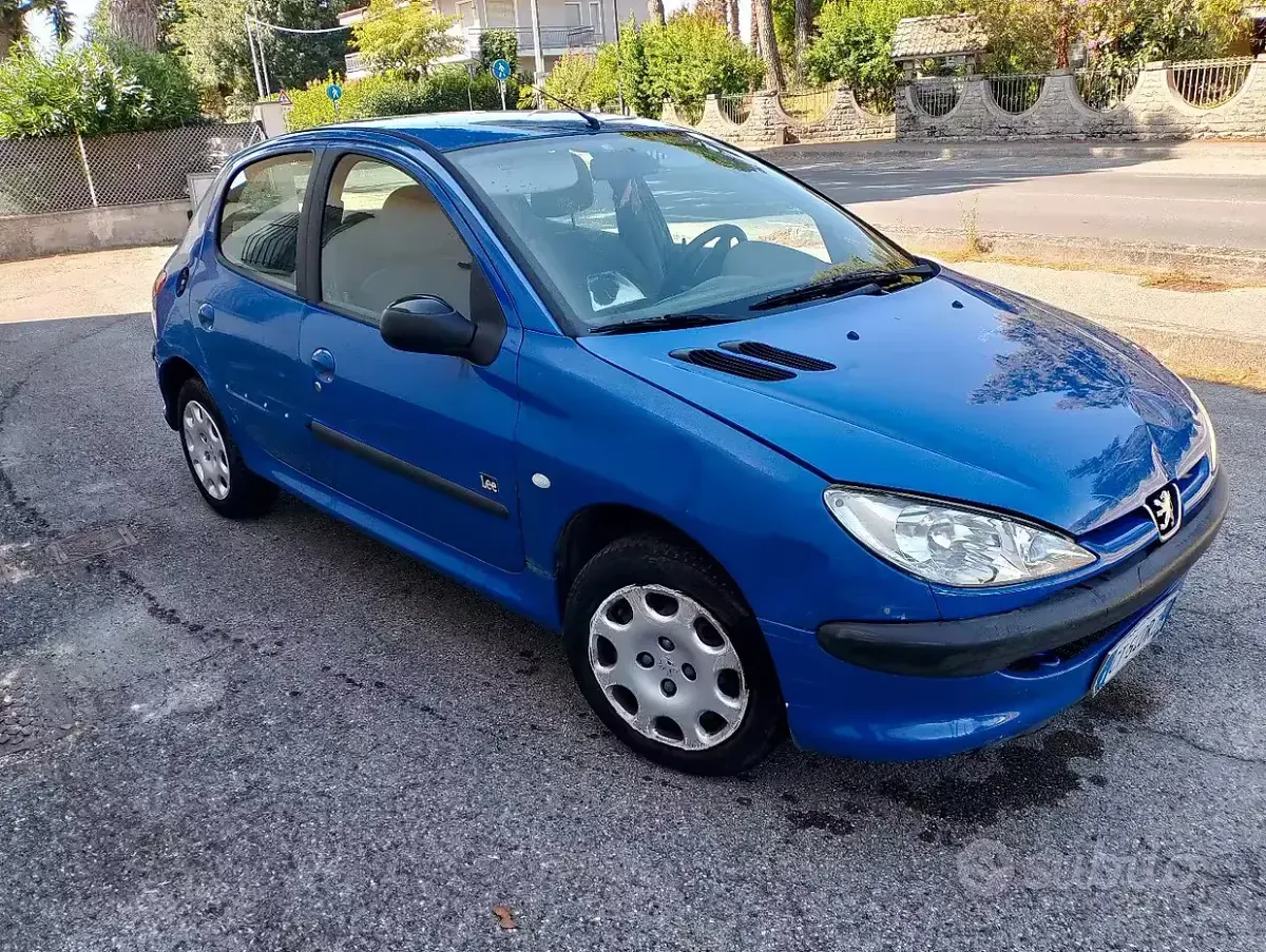 Usata Peugeot 206 60 CV (44 kW) 2005 Bluazzurro Berlina