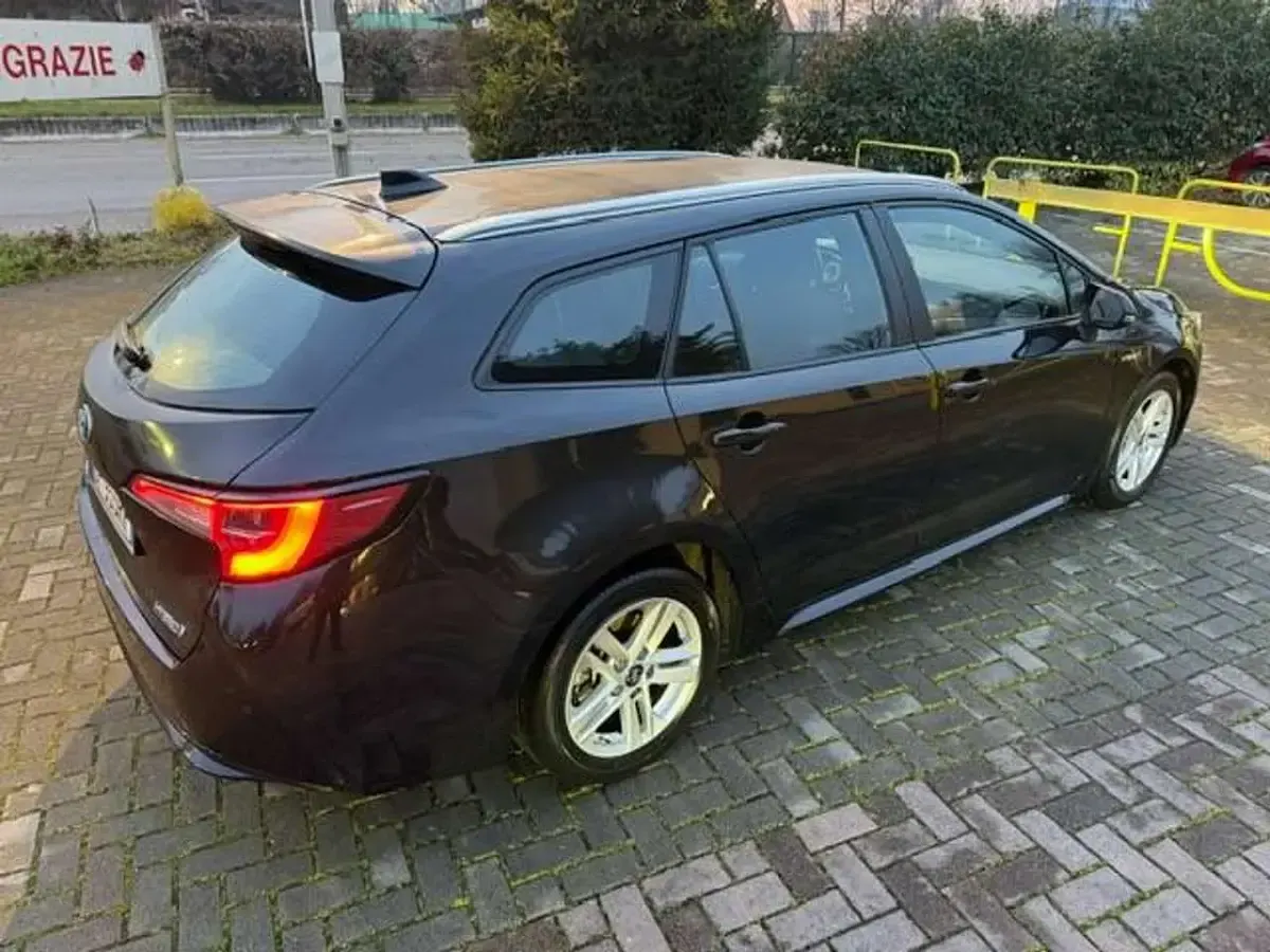 Usata Toyota Corolla Business Edition 98 CV (72 kW) 2022 Nero Station wagon