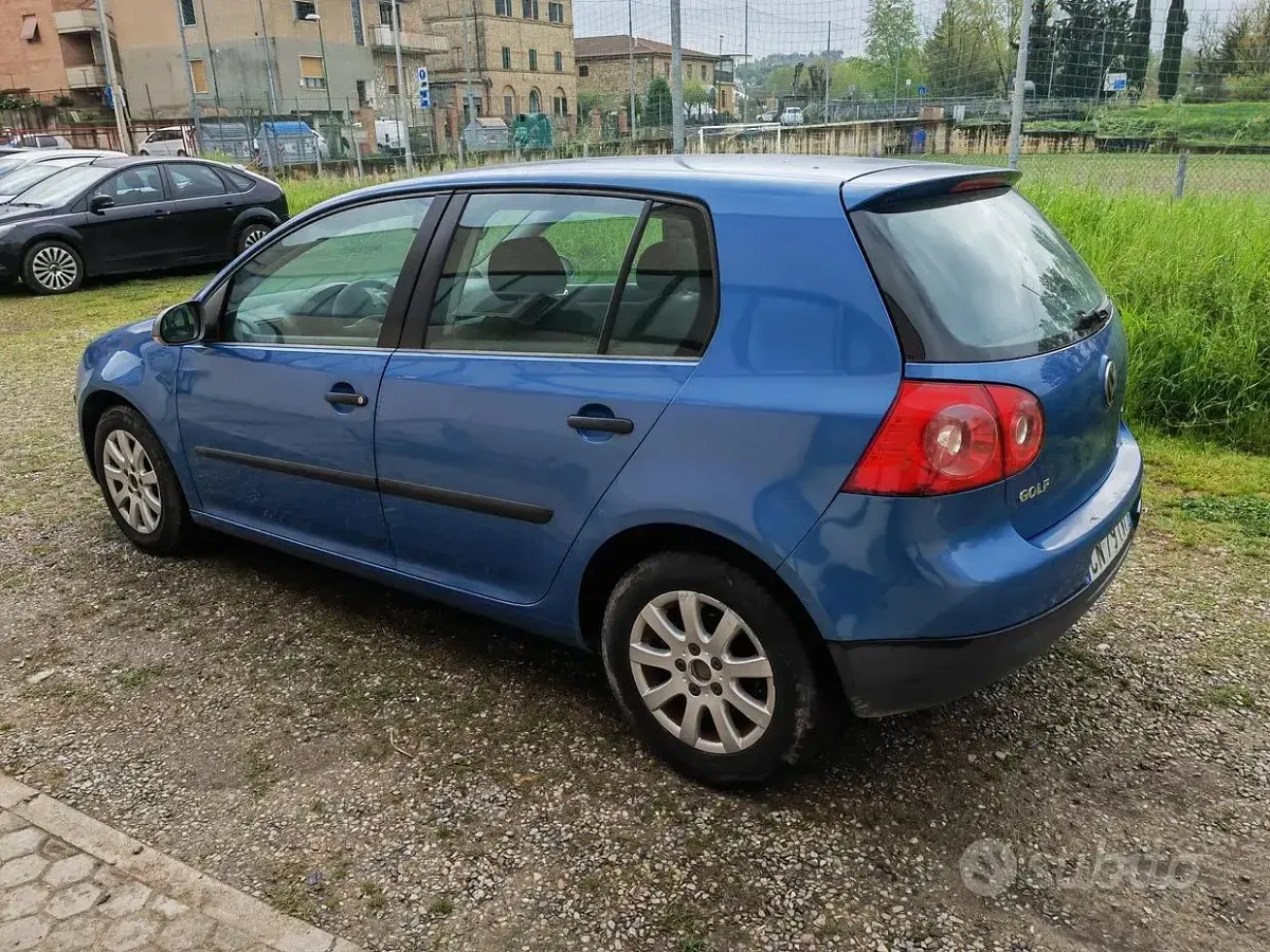 Usata VW Golf IV 115 CV (84 kW) 2004 Blu Berlina