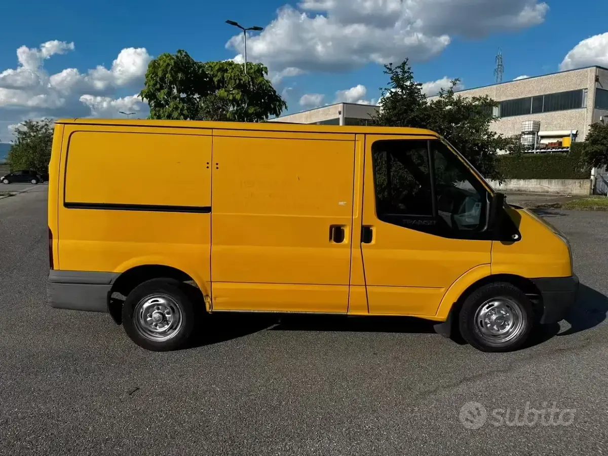 Usata Ford Transit 280S 116 CV (85 kW) 2010 Giallo Monovolume