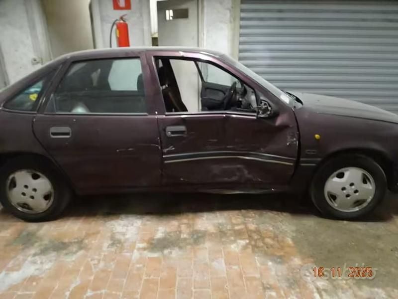 Usata Opel Vectra 1991 Utilitaria
