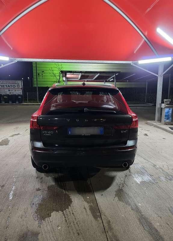Usata Volvo XC60 Momentum 197 CV (144 kW) 2020 Grigio SUV