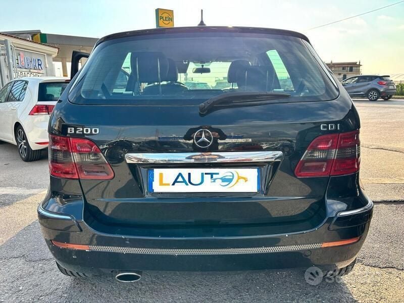 Usata Mercedes B200 140 CV (102 kW) 2008 Nero Monovolume