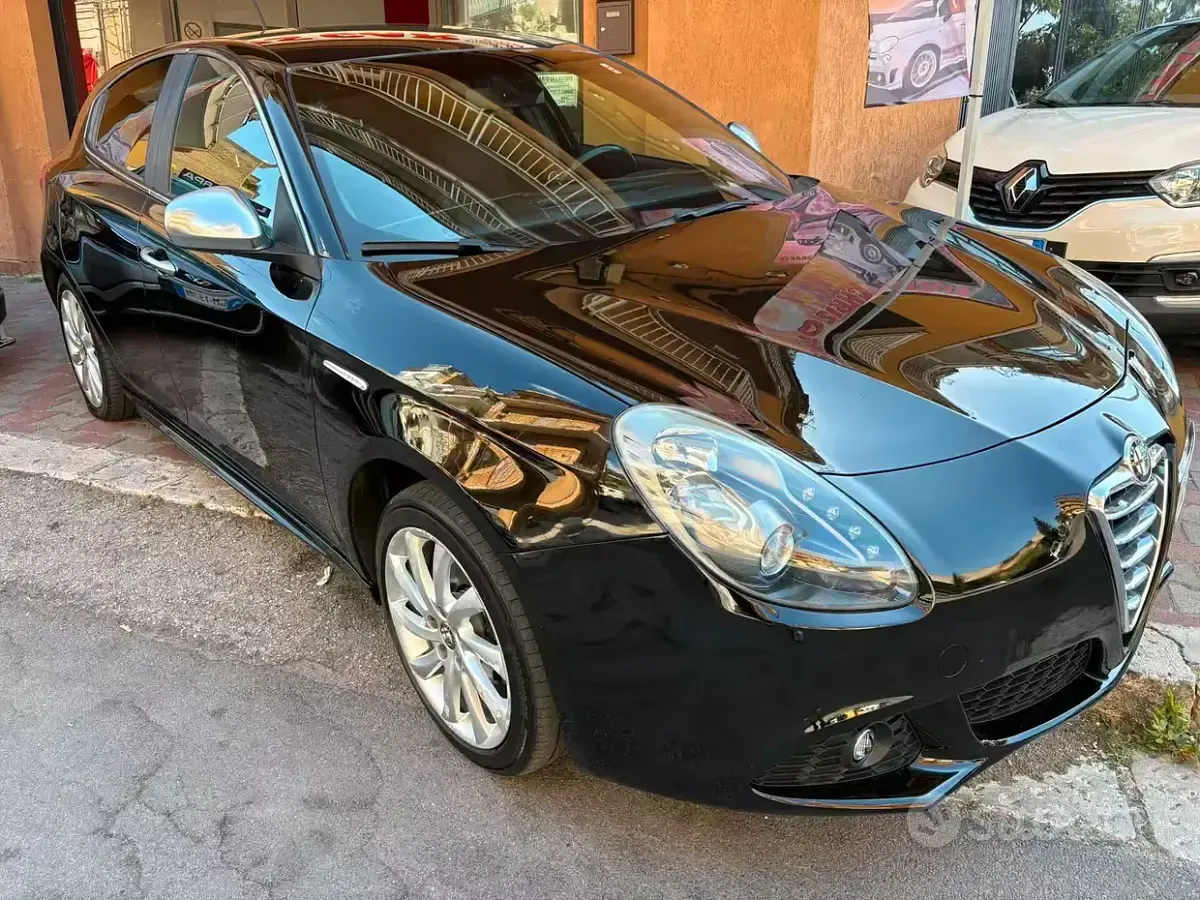 Usata Alfa Romeo Giulietta Distinctive 105 CV (77 kW) 2012 Nero Utilitaria
