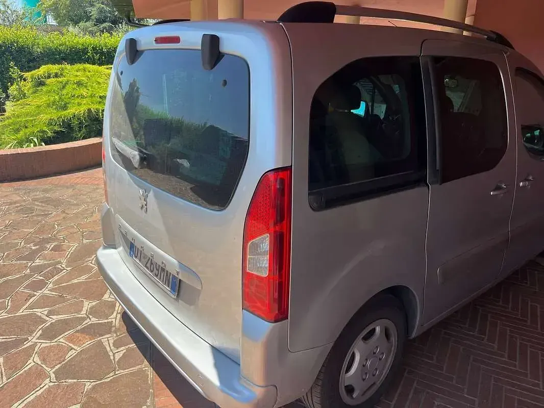 Usata Peugeot TePee Comfort 90 CV (66 kW) 2009 Argento Station wagon