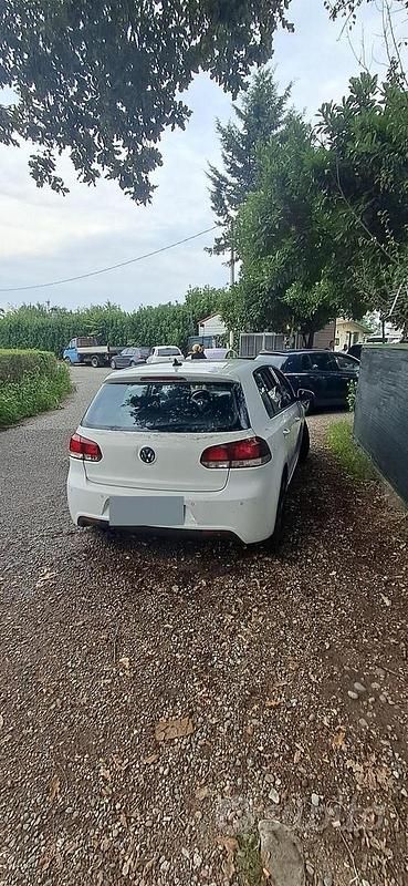Usata VW Golf VI 122 CV (89 kW) 2010 Bianco Utilitaria