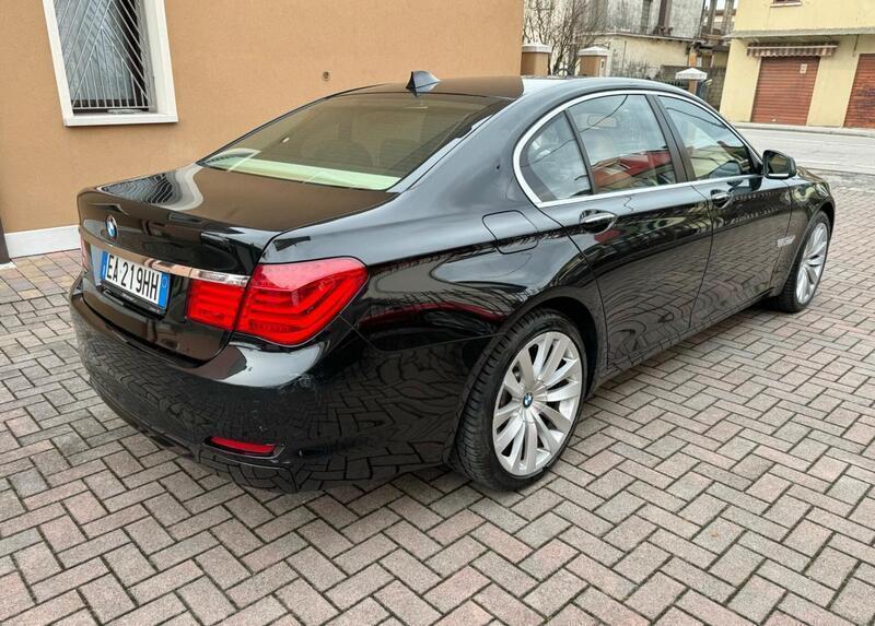 Usato 2009 BMW 730 3.0 Diesel 245 CV (18.000 €)