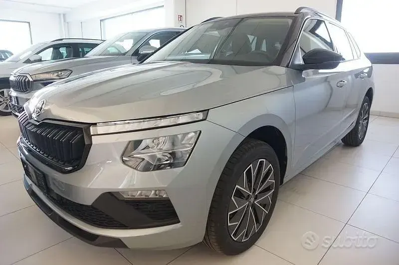 Nuova Skoda Kamiq 116 CV (85 kW) 2026 Grigio SUV