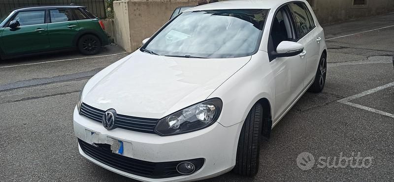 Usata VW Golf VI 122 CV (89 kW) 2009 Bianco Utilitaria