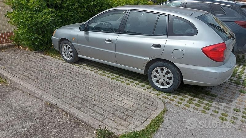 Usata Kia Rio 82 CV (60 kW) 2003 Grigio Station wagon