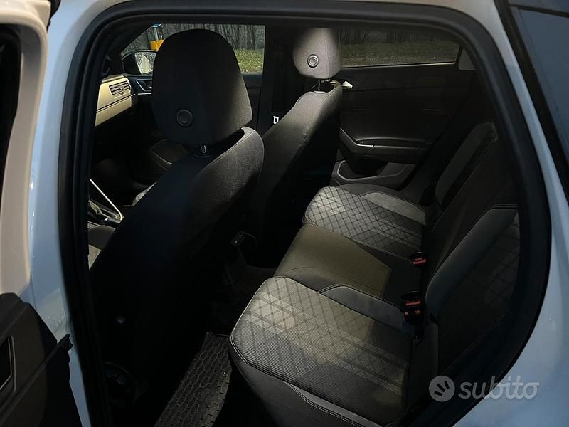 Usata VW Polo R-line 95 CV (69 kW) 2024 Bianco Utilitaria