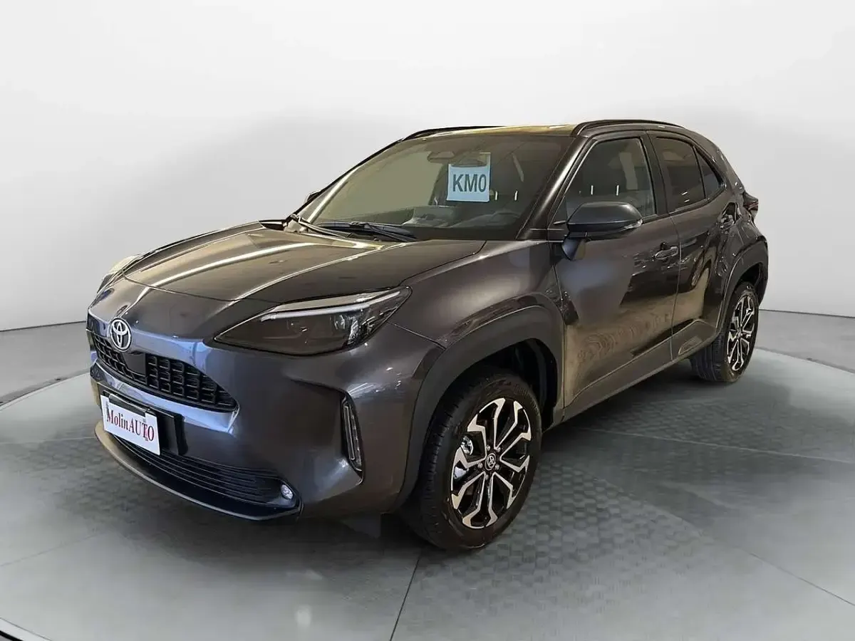Nuova Toyota Yaris Cross Trend 131 CV (96 kW) 2026 Grigio SUV