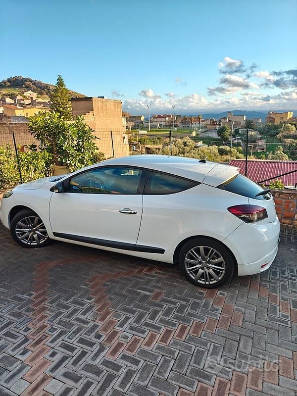 Usata Renault Mégane Coupé 110 CV (80 kW) 2011 Bianco Coupé