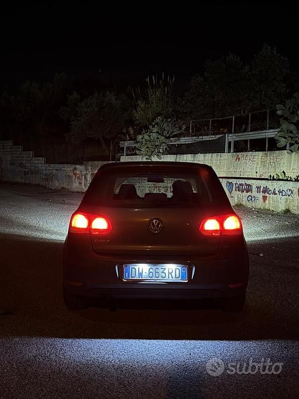 Usata VW Golf VI 105 CV (77 kW) 2009 Grigio Utilitaria