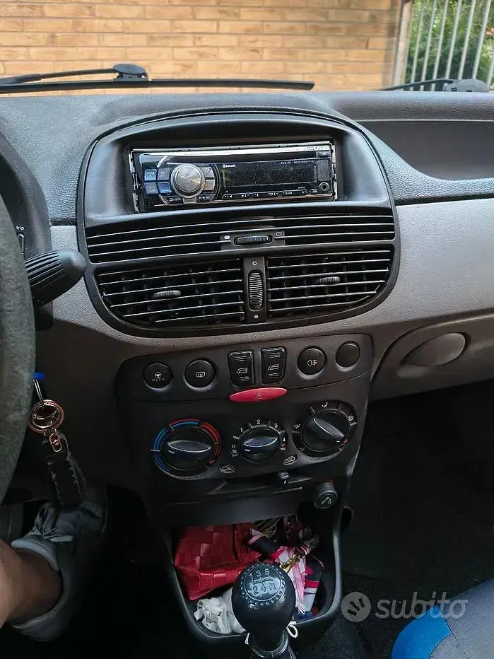 Usata Fiat Punto 60 CV (44 kW) 2000 Utilitaria