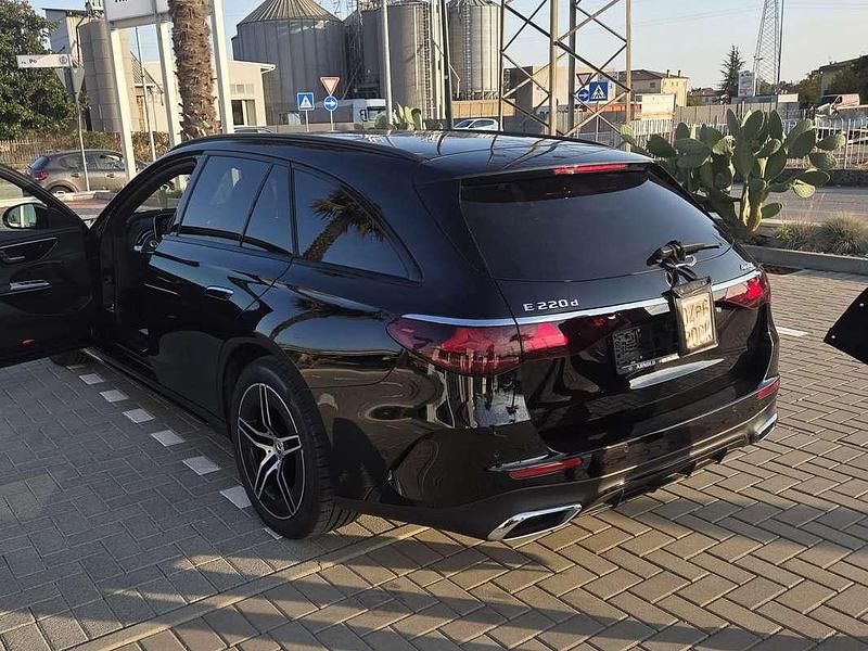 Usata Mercedes E220 AMG Line Premium Plus 197 CV (144 kW) 2024 Nero Station wagon