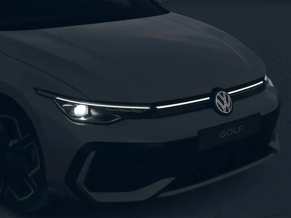 Nuova VW Golf VIII R-line Plus 149 CV (109 kW) 2026 Bianco Berlina