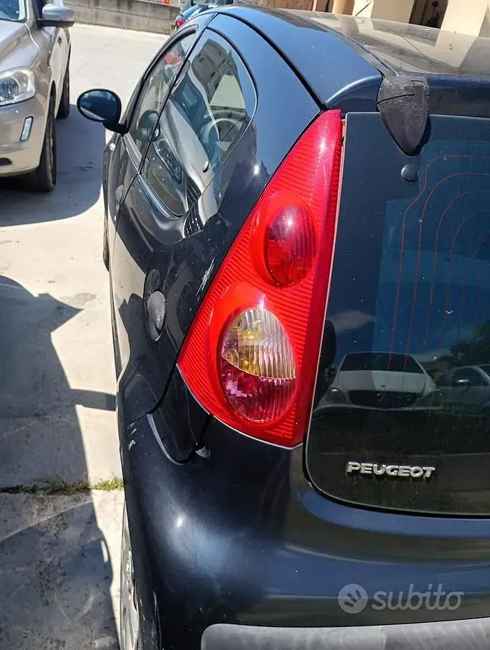 Usata Peugeot 107 68 CV (50 kW) 2009 Nero Utilitaria