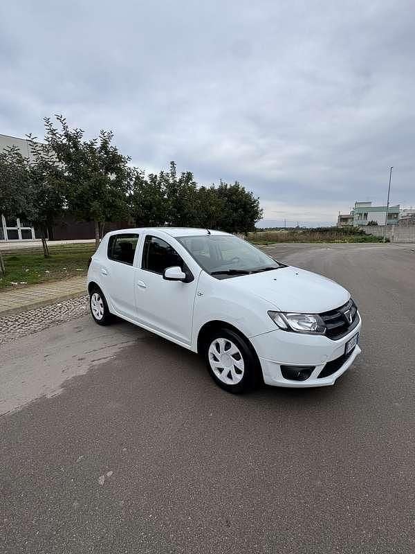 Usata Dacia Sandero 75 CV (55 kW) 2015 Berlina