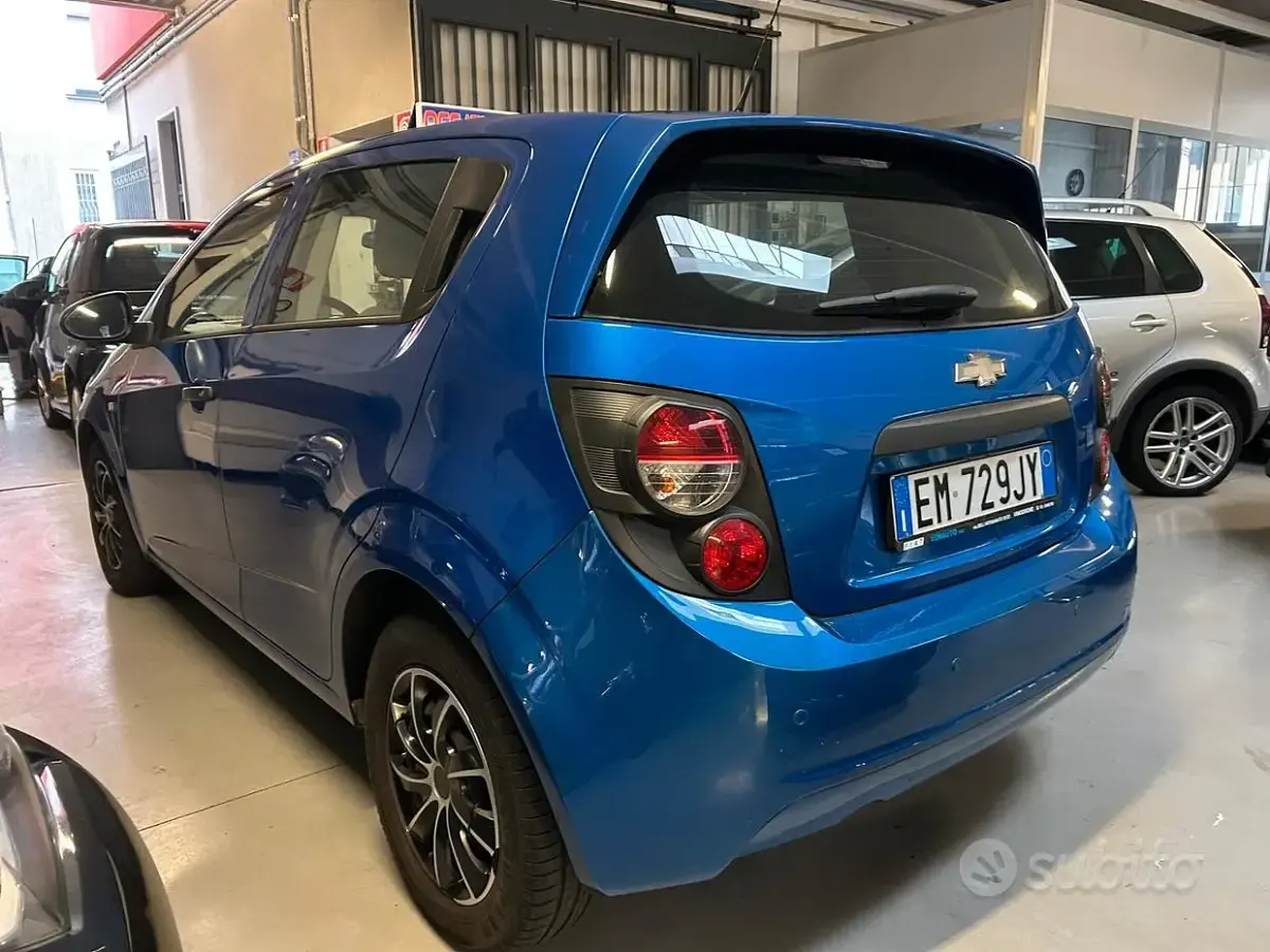 Usata Chevrolet Aveo LS 69 CV (50 kW) 2012 Bluazzurro Berlina