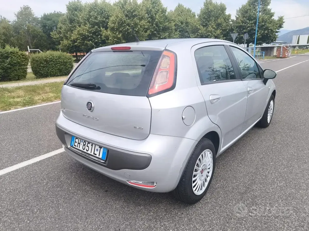Usata Fiat Punto Evo Dynamic 77 CV (56 kW) 2012 Grigio Utilitaria