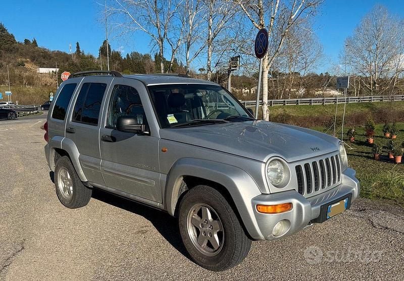 Usata Jeep Cherokee Limited 2004 Grigio SUV
