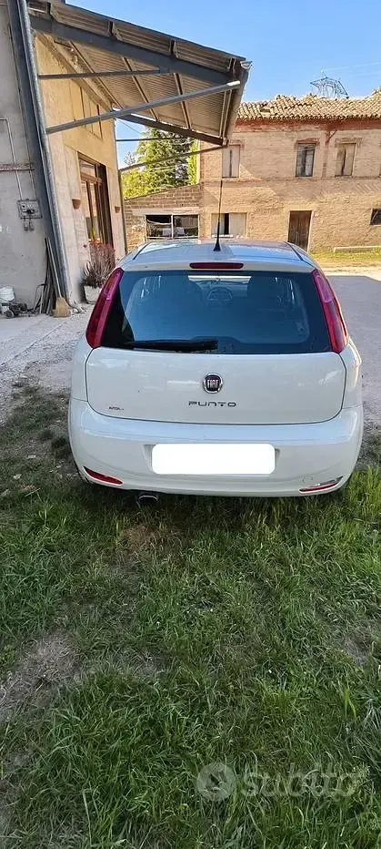 Usata Fiat Grande Punto 65 CV (47 kW) 2017 Bianco Utilitaria