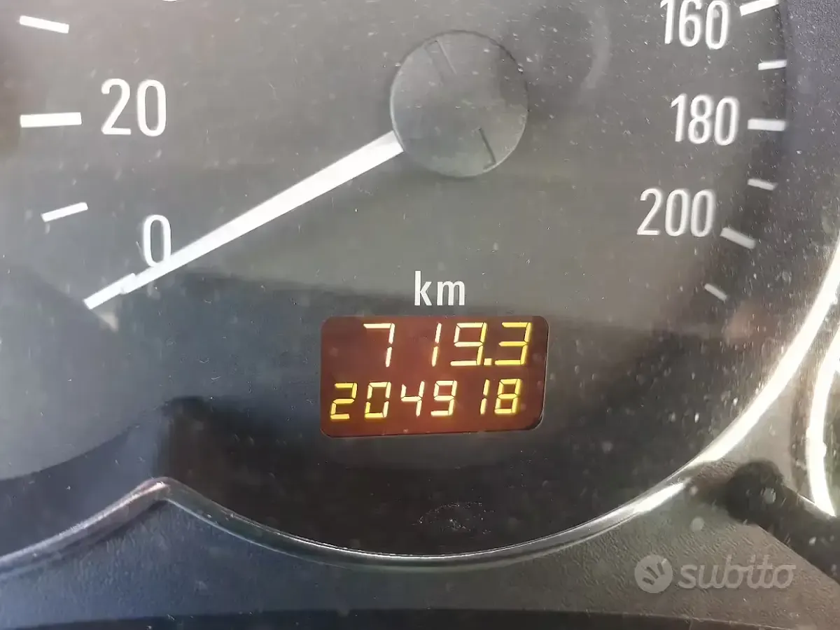 Usata Opel Meriva 101 CV (74 kW) 2006 Grigio Monovolume
