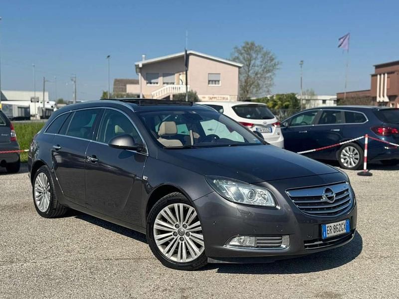 Usata Opel Insignia Cosmo 160 CV (117 kW) 2012 Other Station wagon