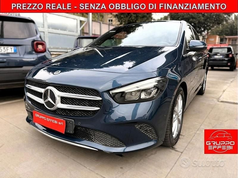 Usata Mercedes B250 Progressive 224 CV (164 kW) 2020 Blu Monovolume