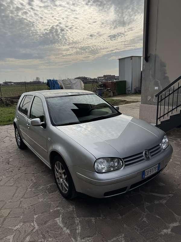 Usata VW Golf IV Highline 131 CV (96 kW) 2002 Berlina