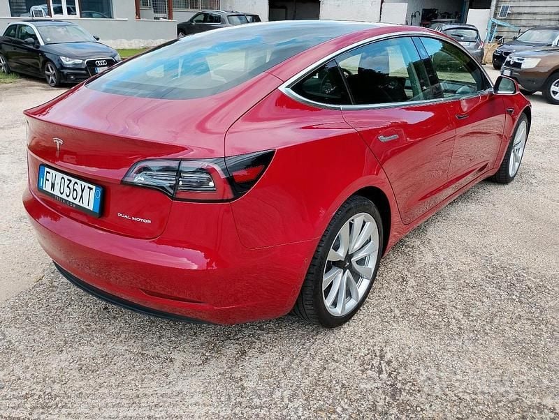 Usata Tesla Model 3 235 kW (320 CV) 2019 Rosso Berlina