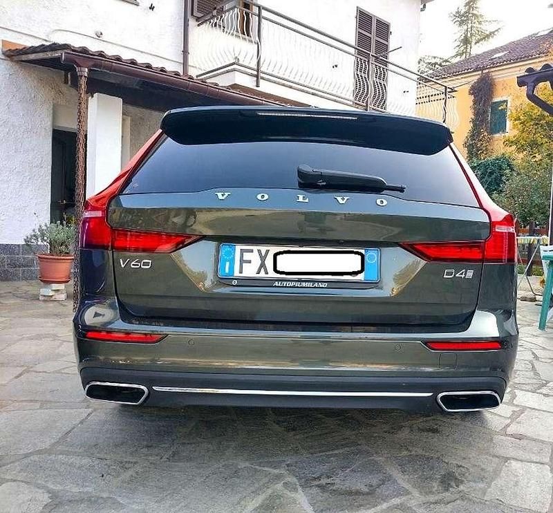 Usata Volvo V60 Inscription 190 CV (139 kW) 2019 Grigio Station wagon