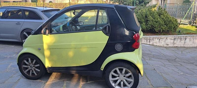 Giallo Usata 2007 Smart ForTwo Cabrio Pulse Cabrio | 3000 € (Buon prezzo) - Immagine 1/4