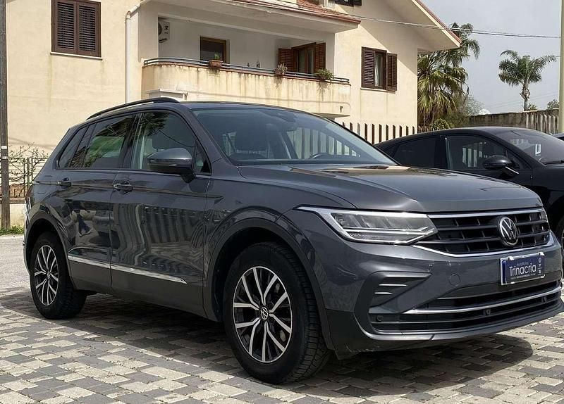 Usata VW Tiguan Life 150 CV (110 kW) 2021 Grigio SUV