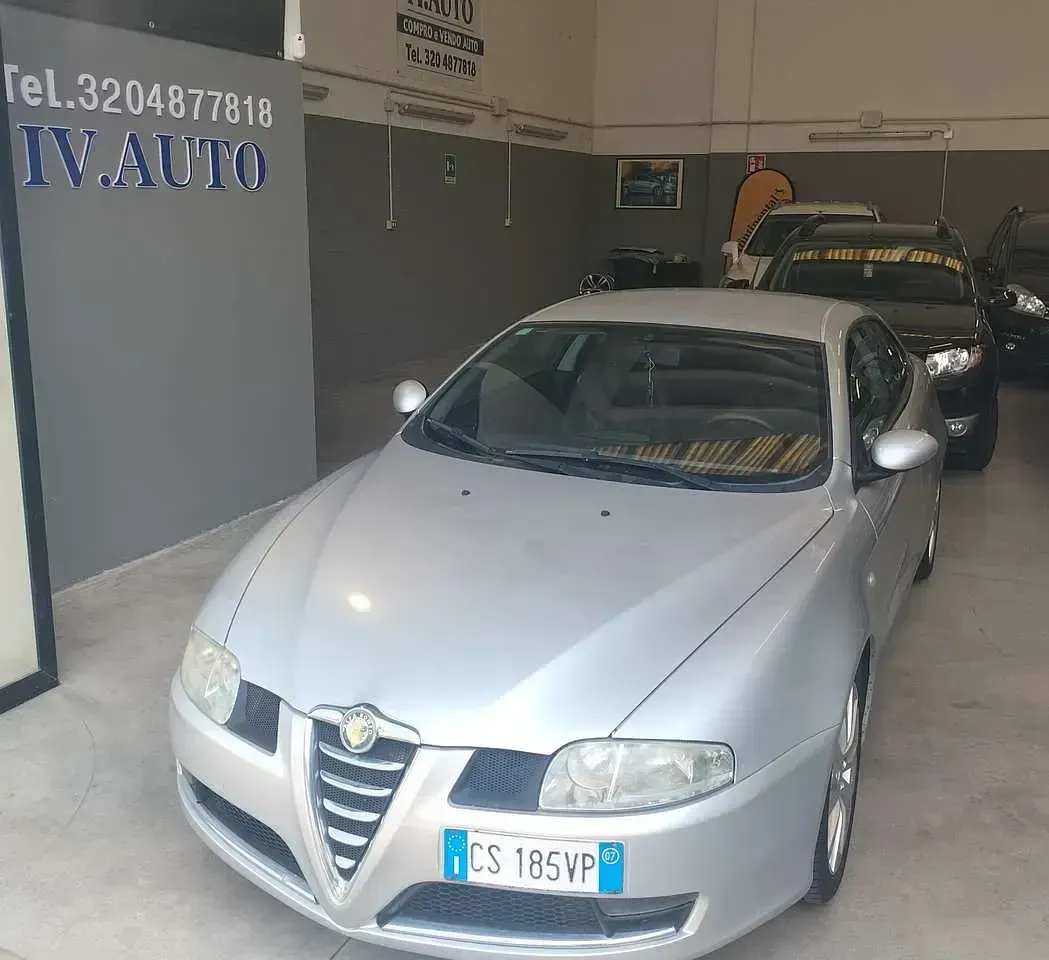 Usata Alfa Romeo GT Progression 165 CV (121 kW) 2007 Argento Coupé