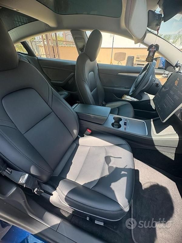 Usata Tesla Model 3 235 kW (320 CV) 2023 Blu Berlina