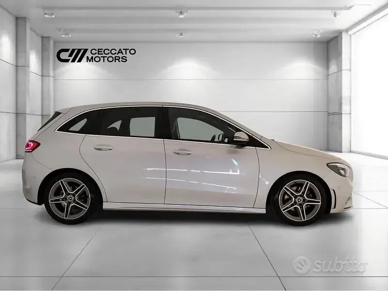 Usata Mercedes B180 Premium 116 CV (85 kW) 2022 Argento Utilitaria