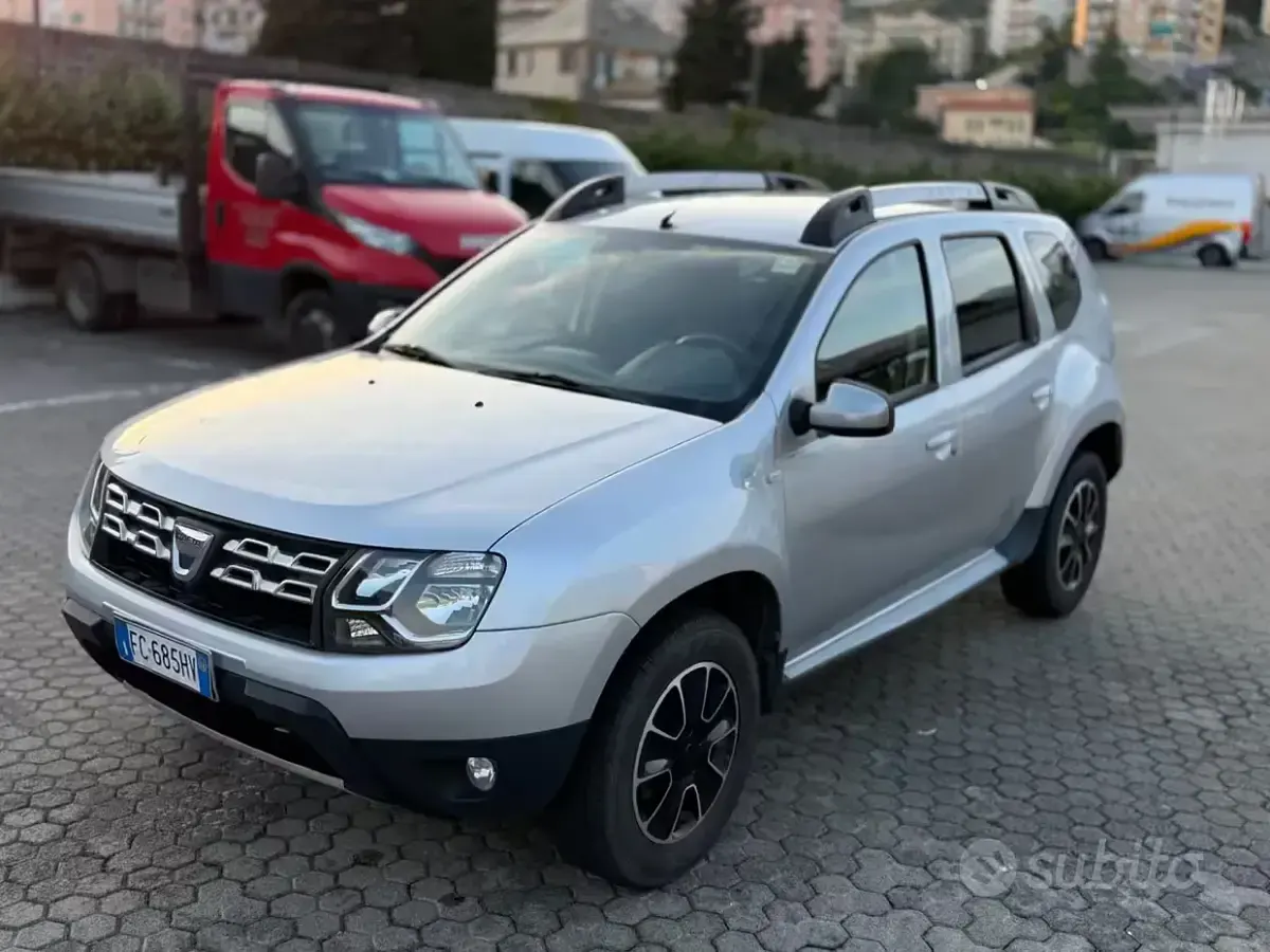 Usado Dacia Duster 109 CV (80 kW) 2016 Gris SUV