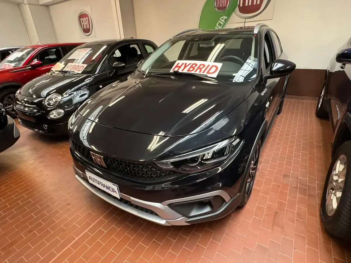 Usata Fiat Tipo Cross 130 CV (95 kW) 2022 Nero Berlina