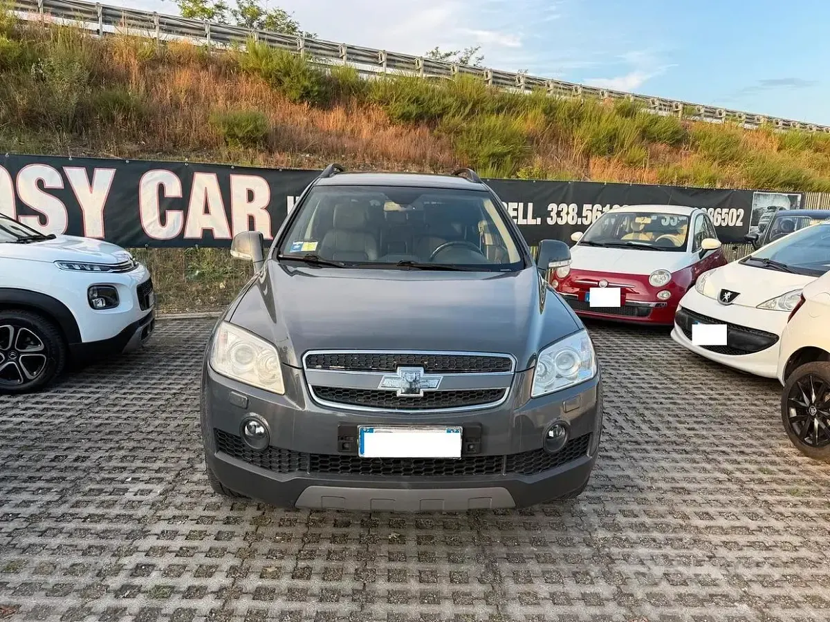Usata Chevrolet Captiva LTZ 150 CV (110 kW) 2010 Grigio SUV