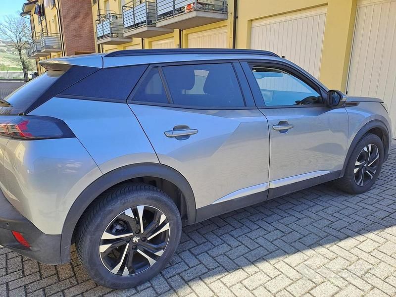Begagnad Peugeot 2008 Allure 131 HK (96 kW) 2021 Grå SUV