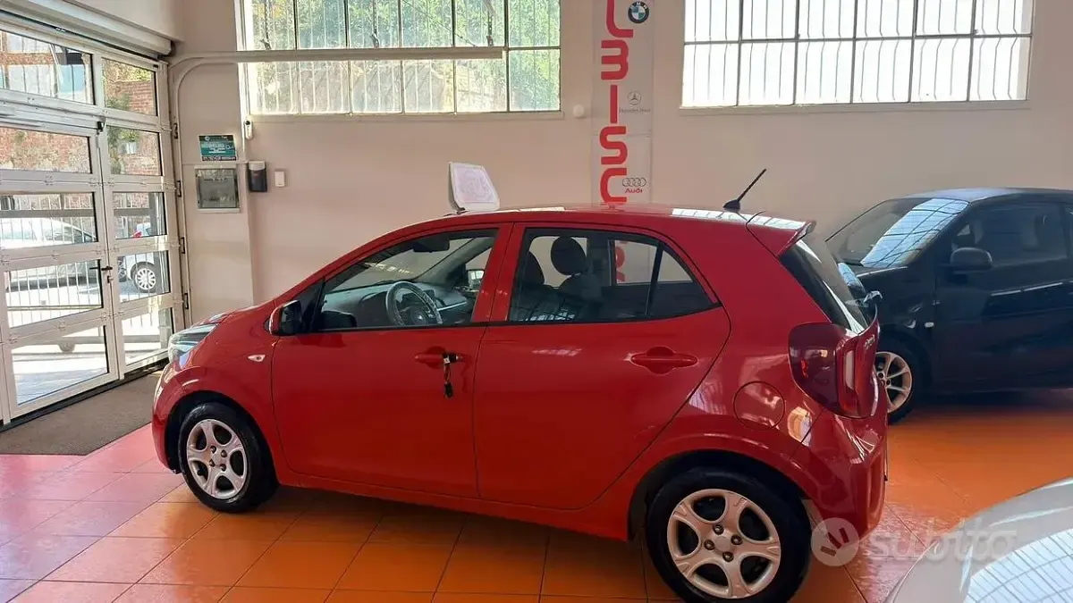 Usata Kia Picanto Active 65 CV (47 kW) 2018 Rosso Utilitaria