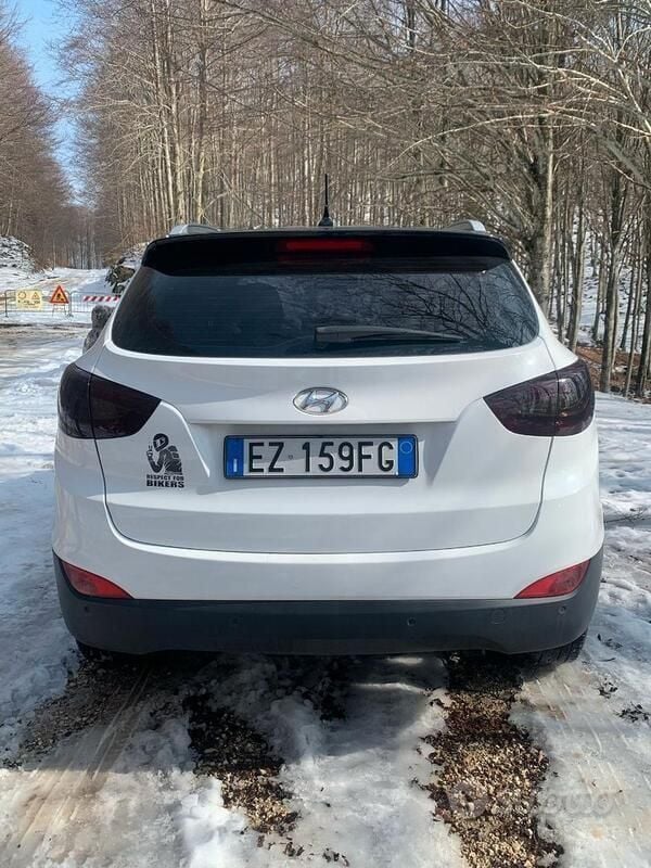 Bianco Usata 2015 Hyundai ix35 Xpossible SUV | 13.000 € (Molto cara) - Immagine 1/4