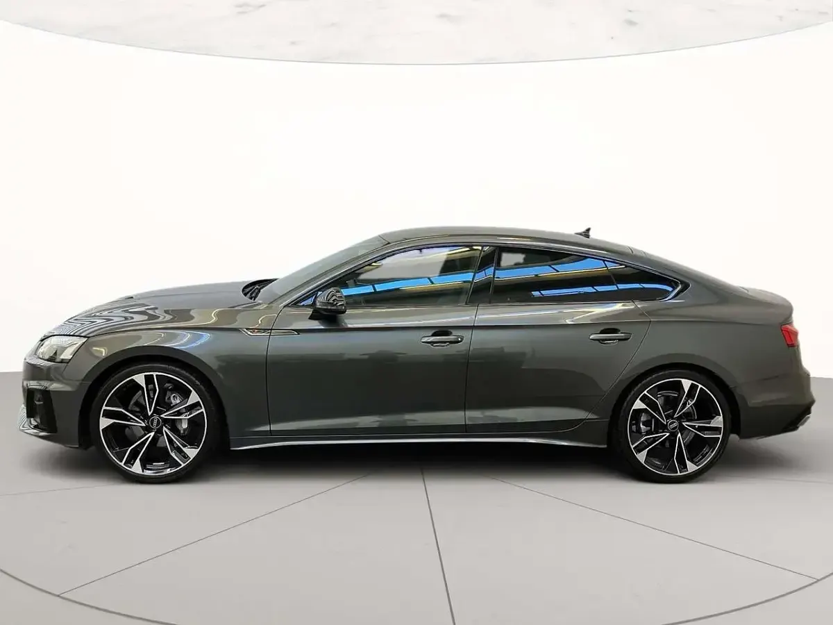 Usata Audi A5 Sportback S-Line 204 CV (150 kW) 2025 Grigio daytona perlato Utilitaria